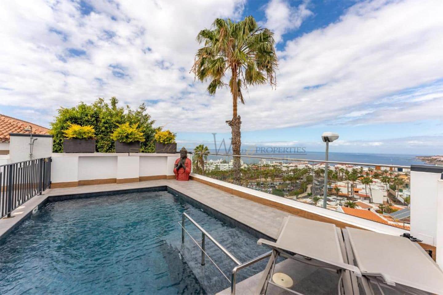 6 makuuhuone Huvila myytävänä paikassa Costa Adeje mukana uima-altaan 
autotalli - 1 995 000 € (Ref: 9793647)