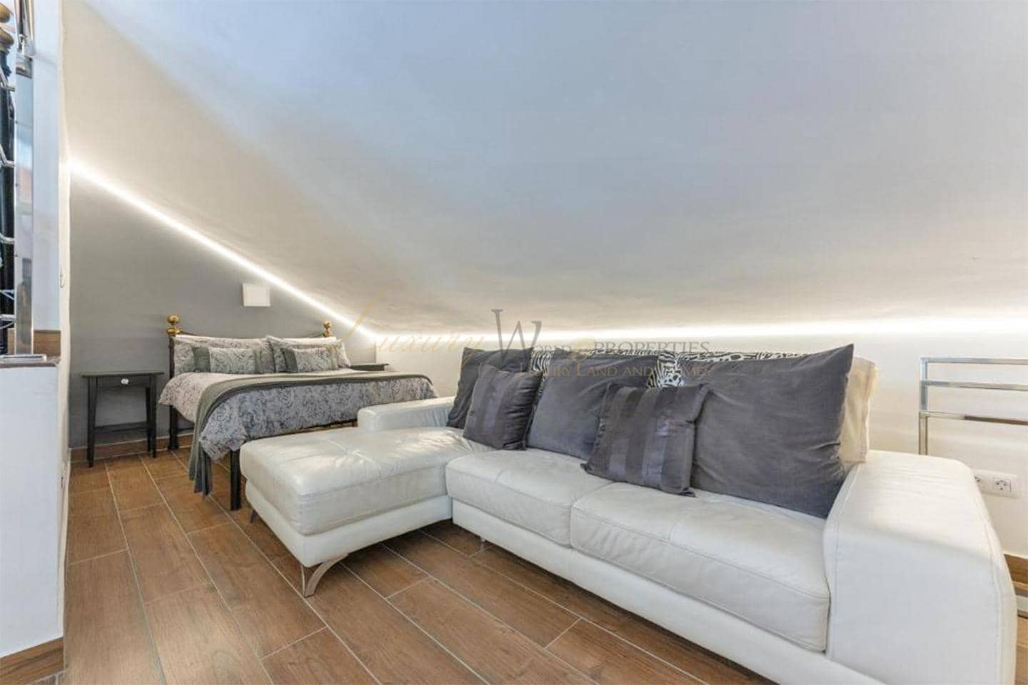 6 makuuhuone Huvila myytävänä paikassa Costa Adeje mukana uima-altaan 
autotalli - 1 995 000 € (Ref: 9793647)