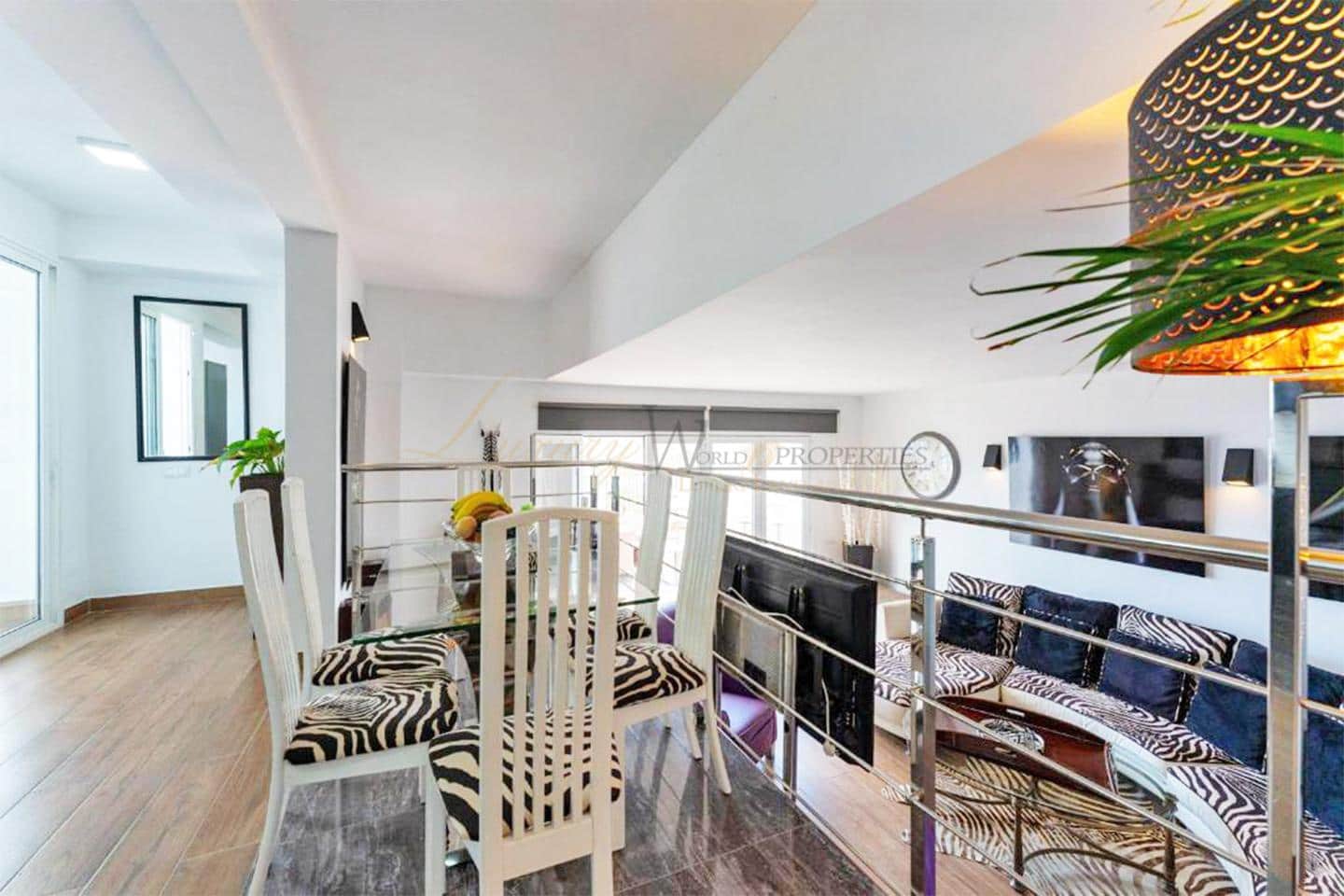 6 makuuhuone Huvila myytävänä paikassa Costa Adeje mukana uima-altaan 
autotalli - 1 995 000 € (Ref: 9793647)