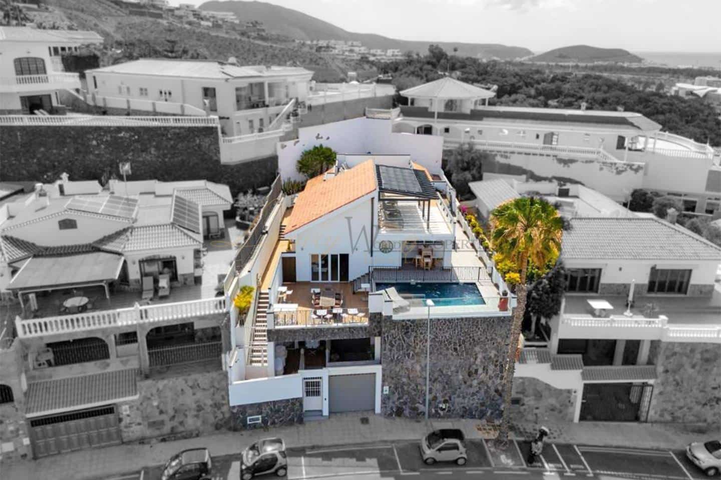 6 makuuhuone Huvila myytävänä paikassa Costa Adeje mukana uima-altaan 
autotalli - 1 995 000 € (Ref: 9793647)