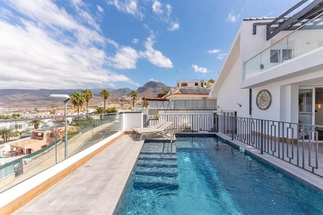 6 makuuhuone Huvila myytävänä paikassa San Eugenio Alto, Adeje mukana uima-altaan 
autotalli - 1 995 000 € (Ref: 9793647)