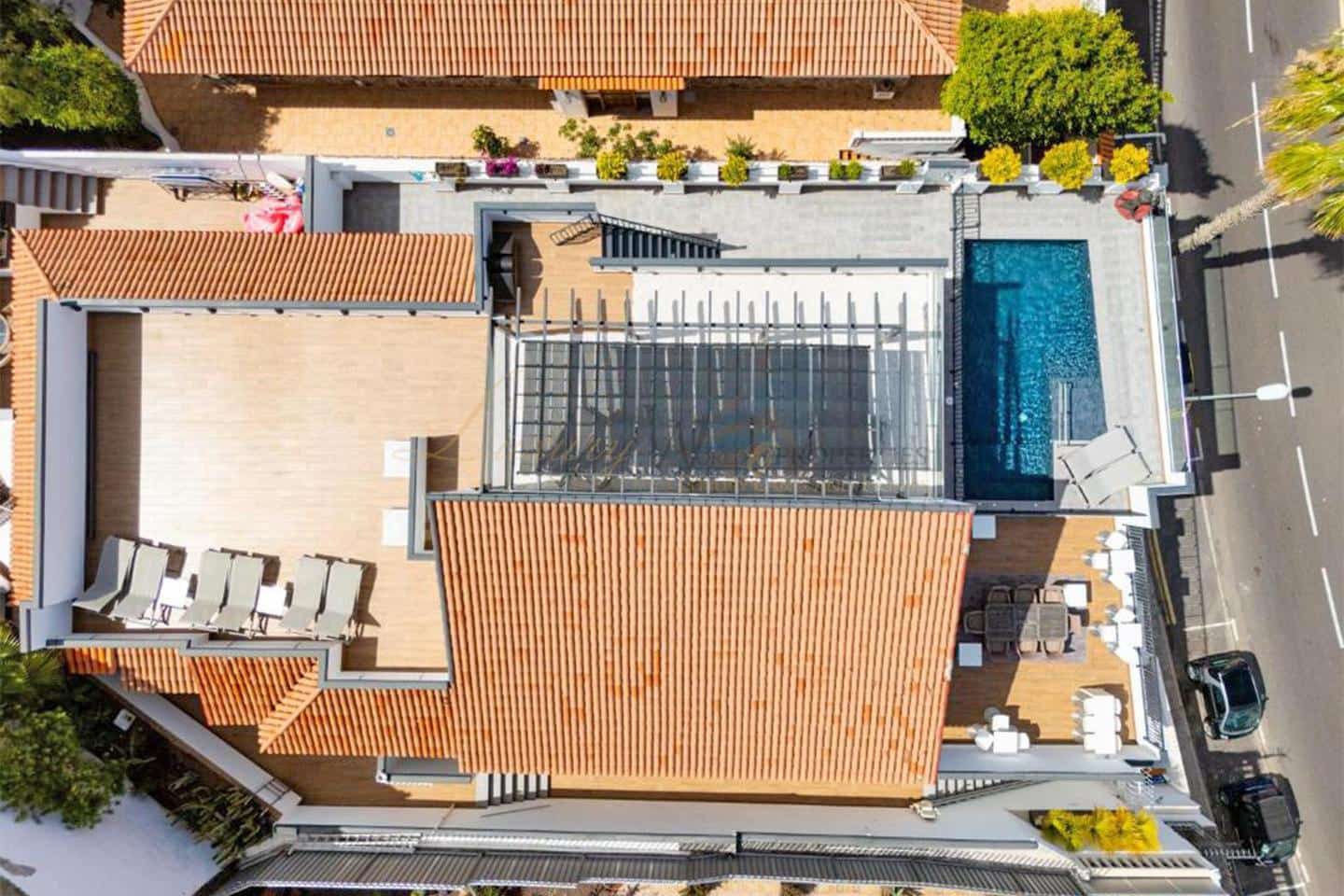 6 makuuhuone Huvila myytävänä paikassa Costa Adeje mukana uima-altaan 
autotalli - 1 995 000 € (Ref: 9793647)