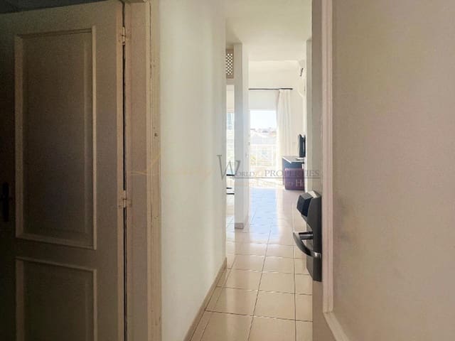 1 chambre Appartement à vendre à Playa Fañabe, Adeje avec piscine - 255 000 € (Ref: 9795450)