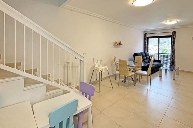 2 makuuhuone Asunto myytävänä paikassa Casco Urbano, Adeje mukana uima-altaan 
autotalli - 419 000 € (Ref: 9798258)