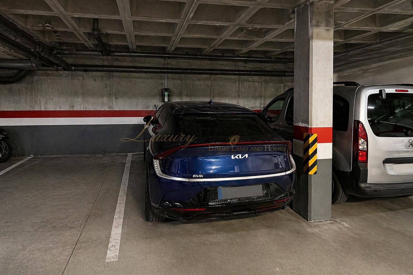 2 makuuhuone Asunto myytävänä paikassa Adeje mukana uima-altaan 
autotalli - 419 000 € (Ref: 9798258)