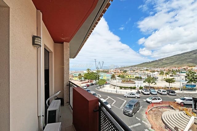 2 makuuhuone Asunto myytävänä paikassa Casco Urbano, Adeje mukana uima-altaan 
autotalli - 419 000 € (Ref: 9798258)