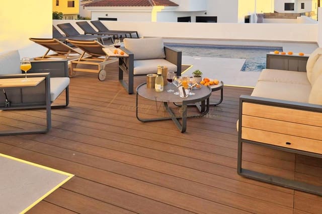 Chalet de 3 habitaciones en Amarilla Golf, San Miguel de Abona en venta con piscina garaje - 840.000 € (Ref: 9798357)