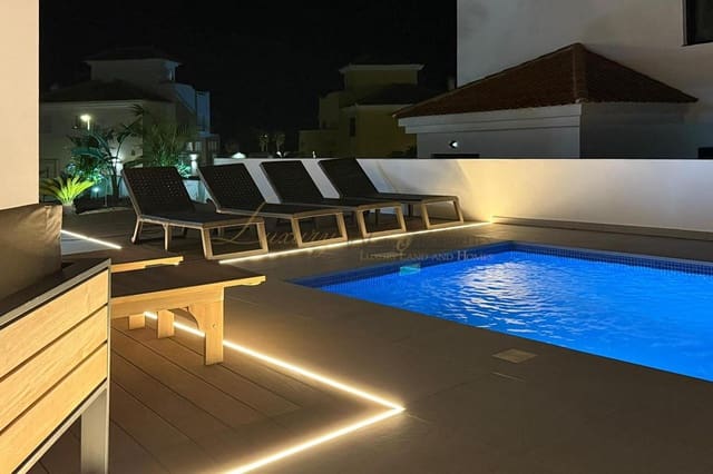 Chalet de 3 habitaciones en Amarilla Golf, San Miguel de Abona en venta con piscina garaje - 840.000 € (Ref: 9798357)