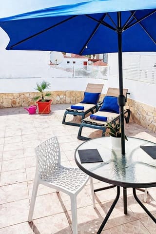 Asunto myytävänä paikassa Playa de las Americas, Arona mukana uima-altaan - 279 000 € (Ref: 9807397)