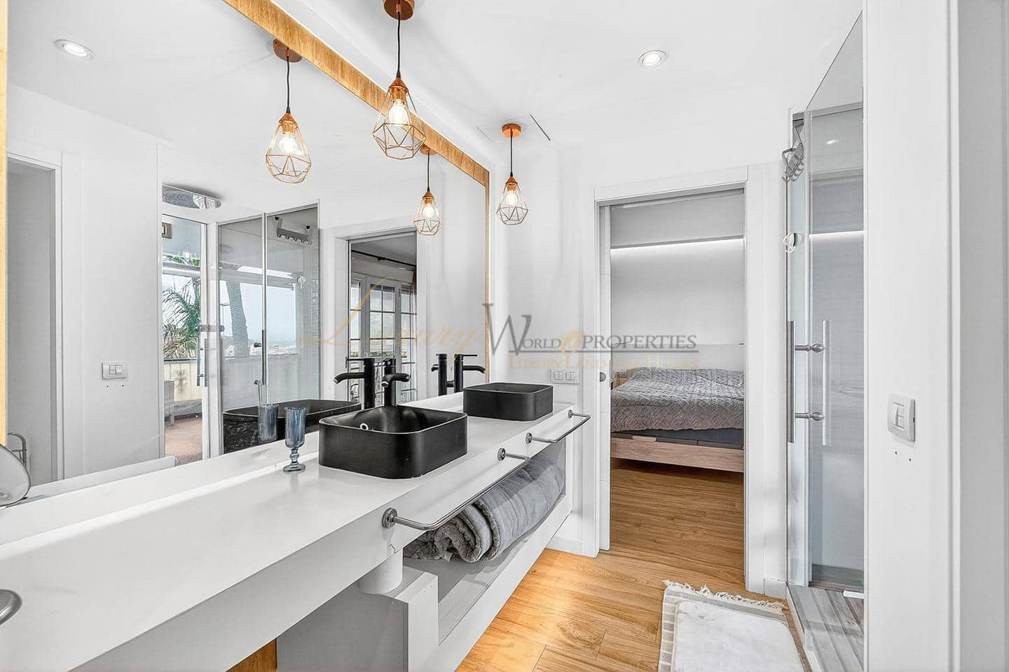 5 Zimmer Villa zu verkaufen in Los Cristianos mit Pool Garage - 1.790.000 € (Ref: 9815008)