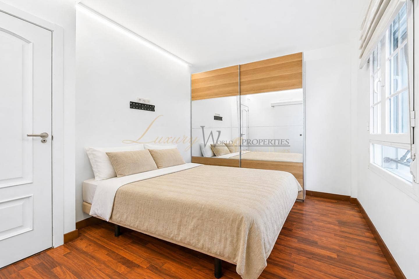 5 Zimmer Villa zu verkaufen in Los Cristianos mit Pool Garage - 1.790.000 € (Ref: 9815008)