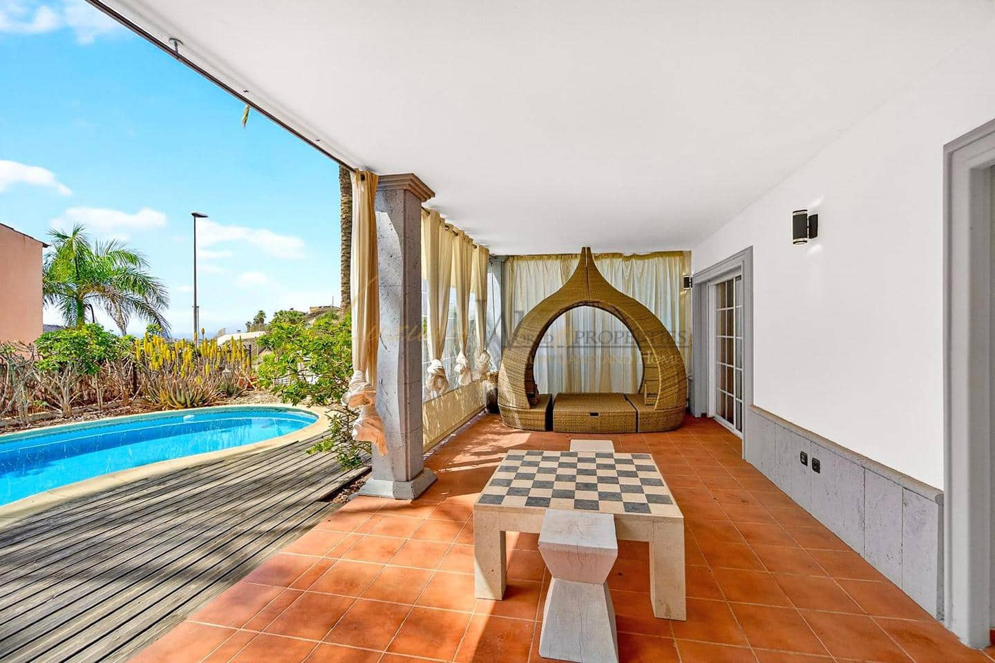 5 Zimmer Villa zu verkaufen in Los Cristianos mit Pool Garage - 1.790.000 € (Ref: 9815008)