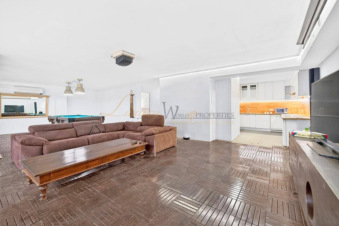 5 Zimmer Villa zu verkaufen in Los Cristianos mit Pool Garage - 1.790.000 € (Ref: 9815008)
