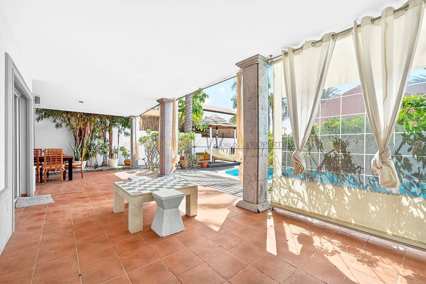 5 Zimmer Villa zu verkaufen in Los Cristianos mit Pool Garage - 1.790.000 € (Ref: 9815008)