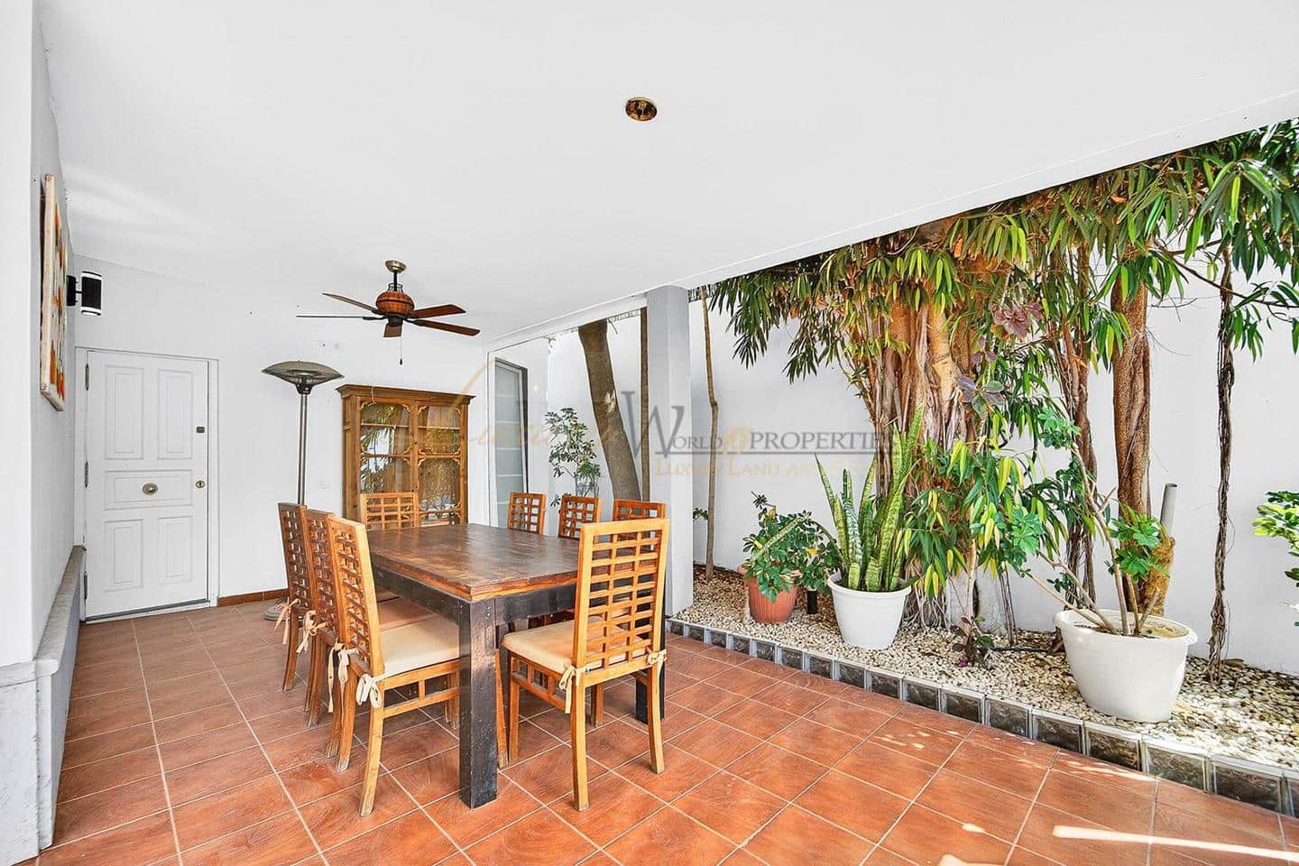 5 Zimmer Villa zu verkaufen in Los Cristianos mit Pool Garage - 1.790.000 € (Ref: 9815008)