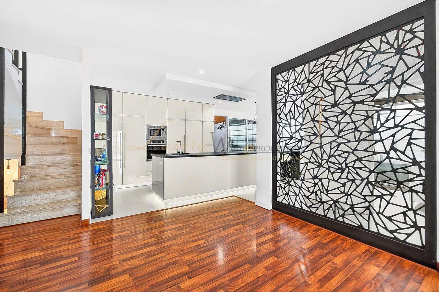 5 Zimmer Villa zu verkaufen in Los Cristianos mit Pool Garage - 1.790.000 € (Ref: 9815008)