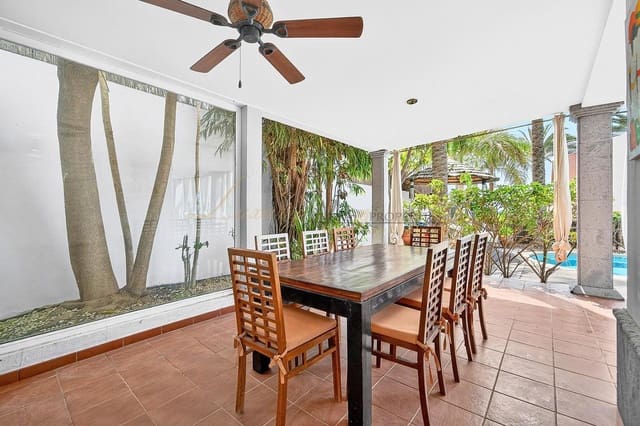 5 Zimmer Villa zu verkaufen in Los Cristianos, Arona mit Pool Garage - 1.790.000 € (Ref: 9815008)
