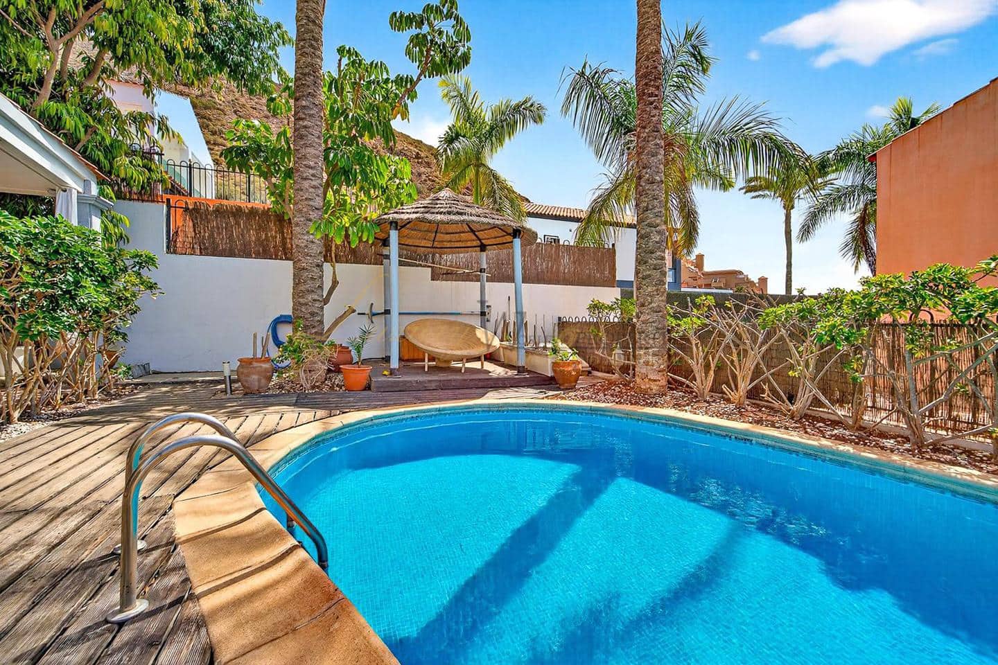 5 Zimmer Villa zu verkaufen in Los Cristianos mit Pool Garage - 1.790.000 € (Ref: 9815008)