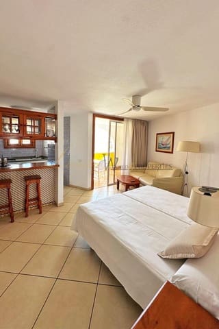 Wohnung zu verkaufen in Playa de las Americas, Arona mit Pool - 380.000 € (Ref: 9816236)