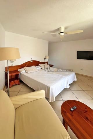 Wohnung zu verkaufen in Playa de las Americas, Arona mit Pool - 380.000 € (Ref: 9816236)