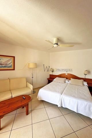 Wohnung zu verkaufen in Playa de las Americas, Arona mit Pool - 380.000 € (Ref: 9816236)