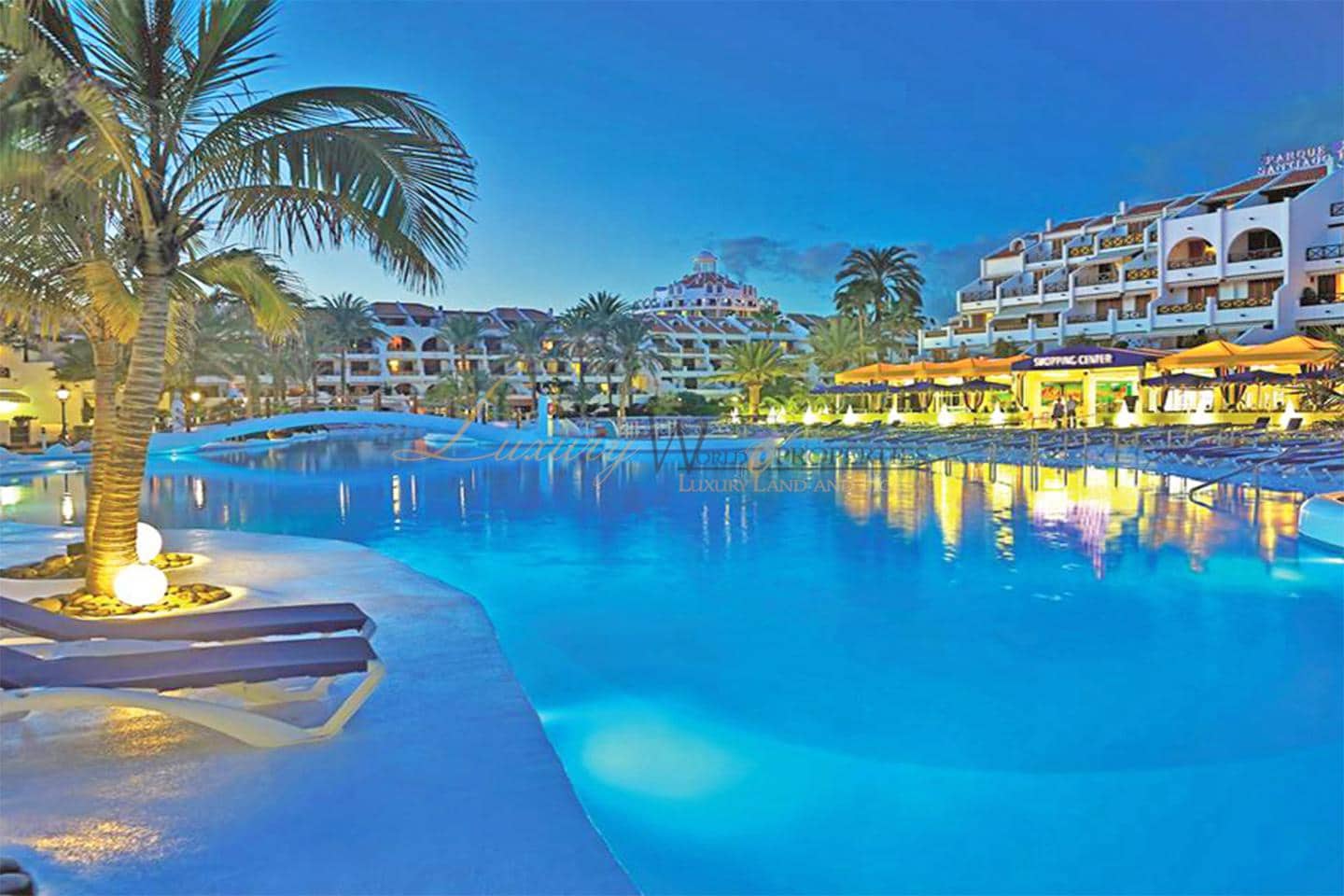 Wohnung zu verkaufen in Playa de las Americas mit Pool - 380.000 € (Ref: 9816236)