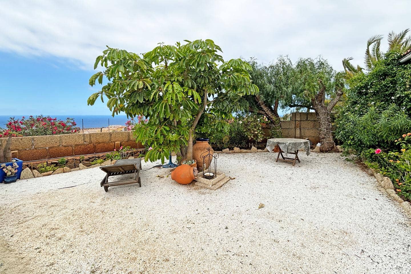 2 bedroom Villa for sale in Callao Salvaje with garage - € 980,000 (Ref: 9821026)