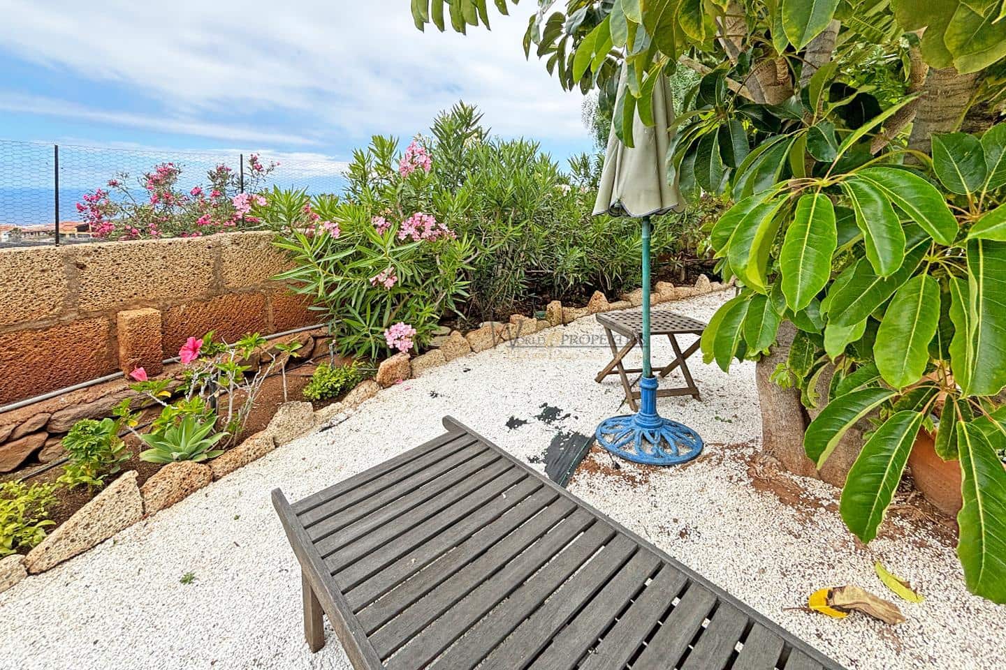 2 bedroom Villa for sale in Callao Salvaje with garage - € 980,000 (Ref: 9821026)