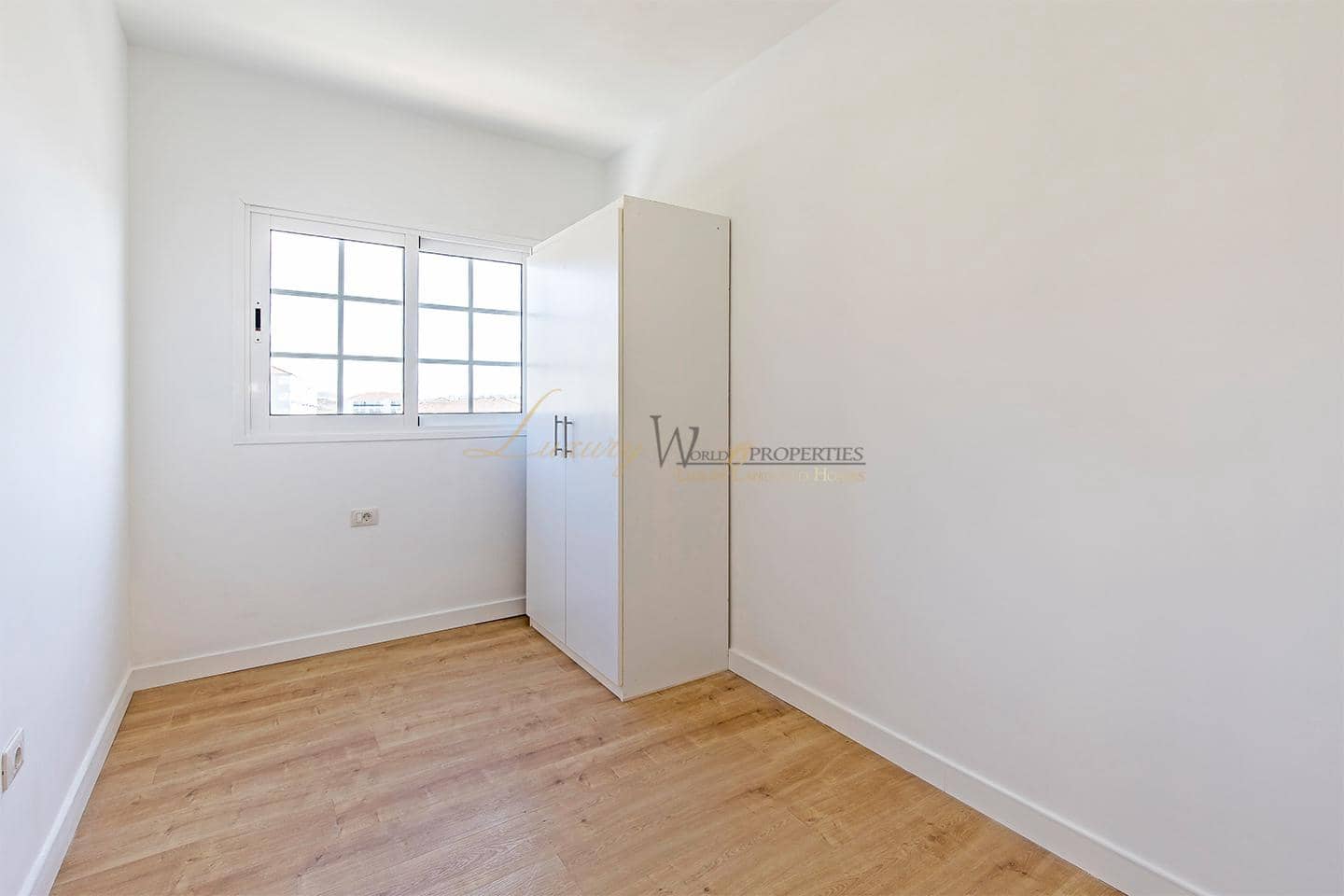 3 bedroom Flat for sale in Palm-Mar with pool garage - € 400,000 (Ref: 9821662)