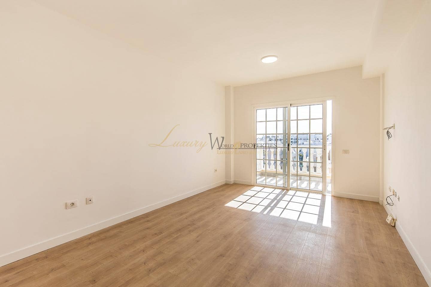 3 bedroom Flat for sale in Palm-Mar with pool garage - € 400,000 (Ref: 9821662)