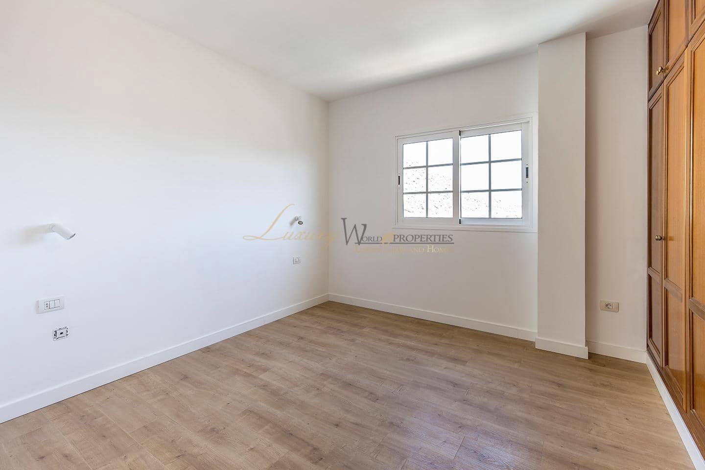 3 bedroom Flat for sale in Palm-Mar with pool garage - € 400,000 (Ref: 9821662)