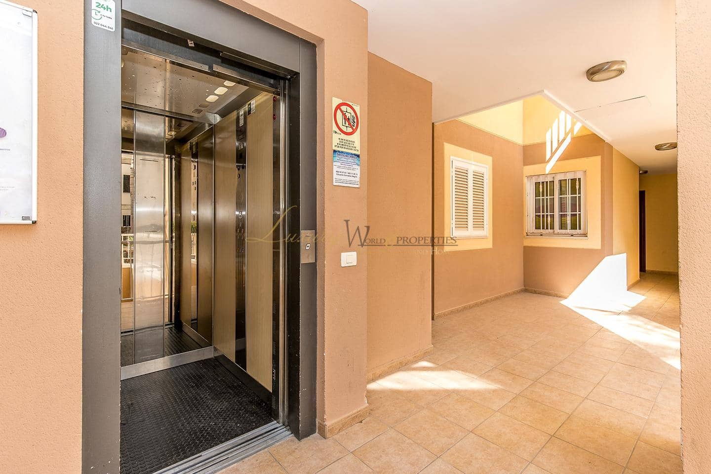 3 bedroom Flat for sale in Palm-Mar with pool garage - € 400,000 (Ref: 9821662)