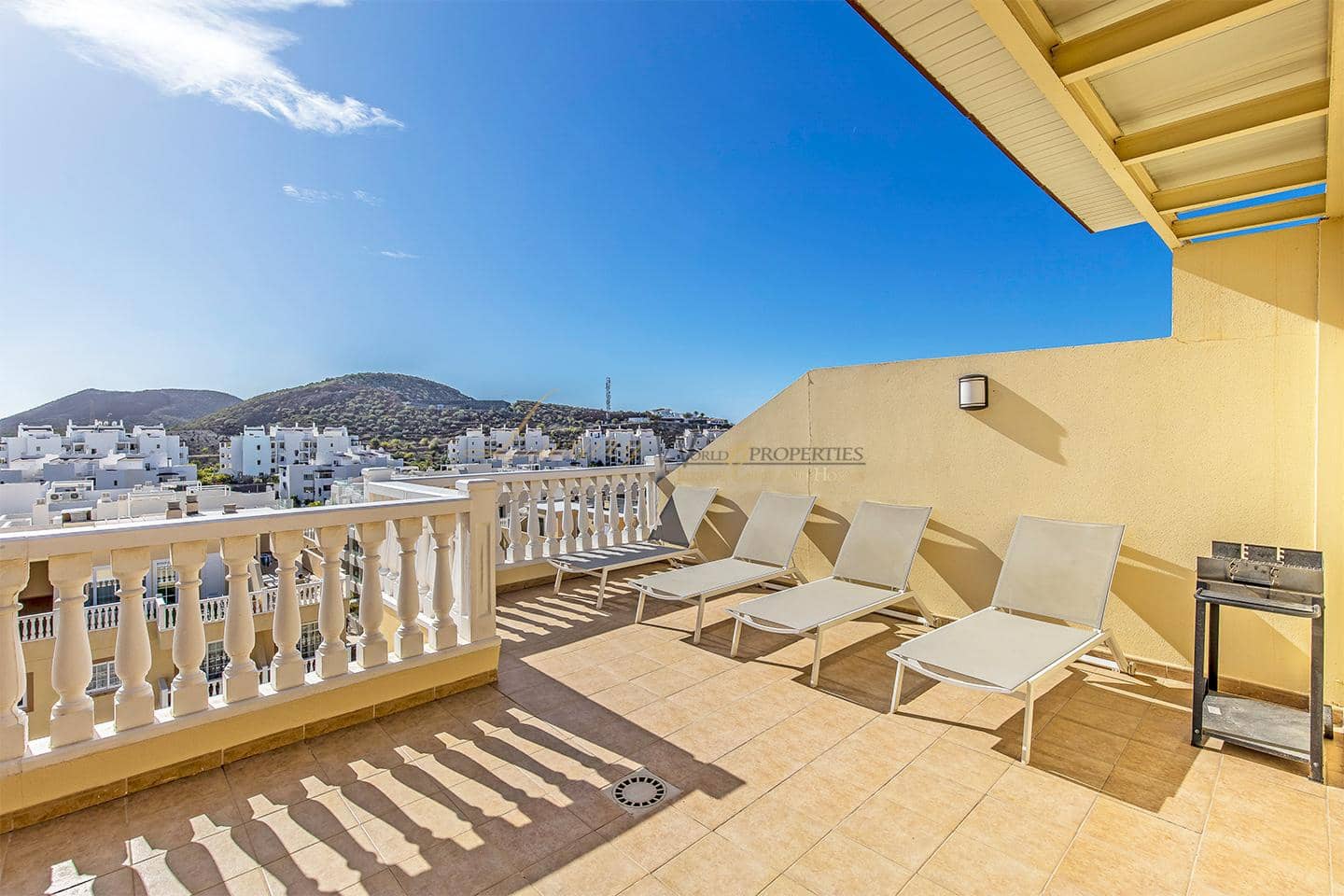 2 bedroom Flat for sale in Palm-Mar with pool garage - € 364,000 (Ref: 9823578)