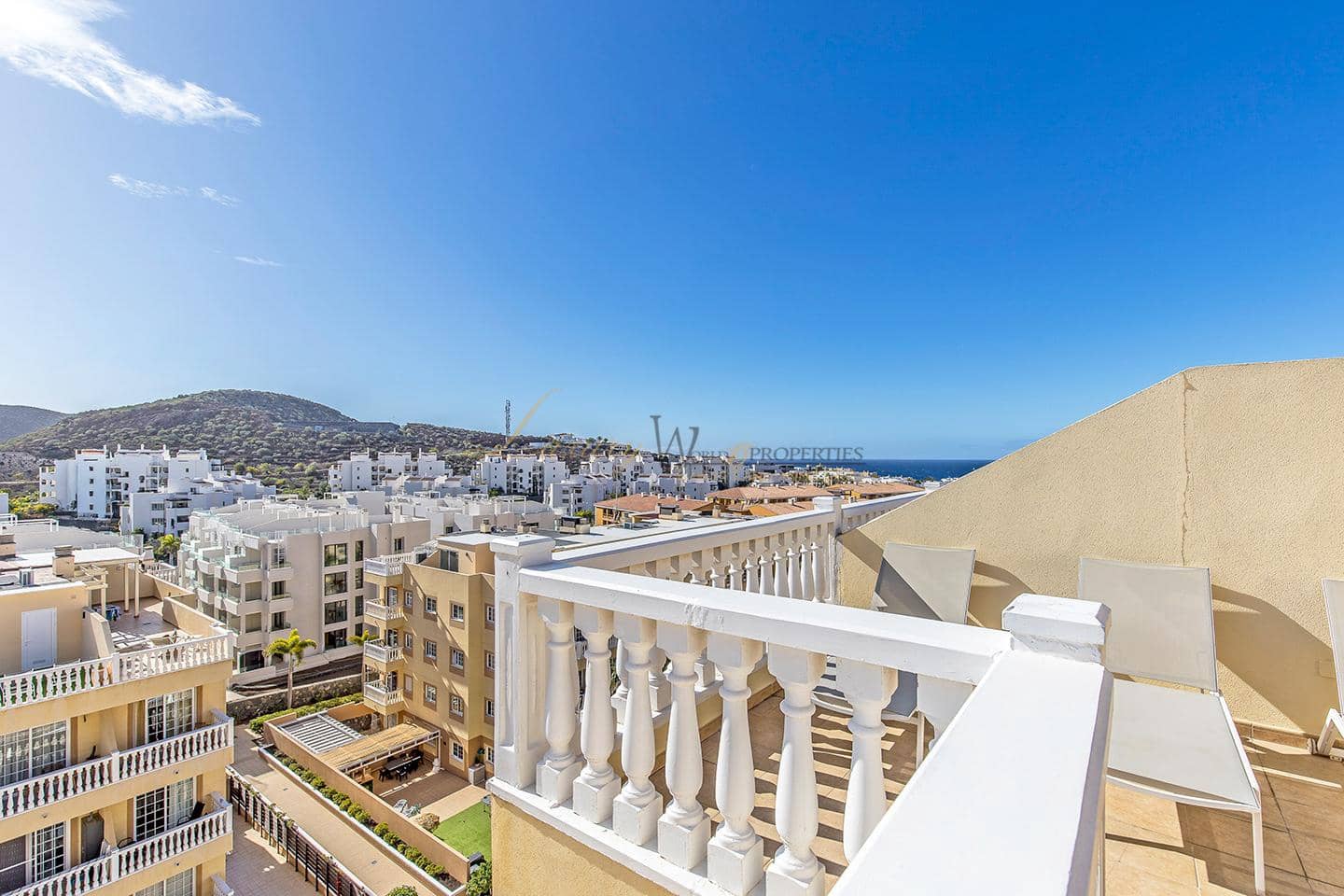 2 bedroom Flat for sale in Palm-Mar with pool garage - € 364,000 (Ref: 9823578)