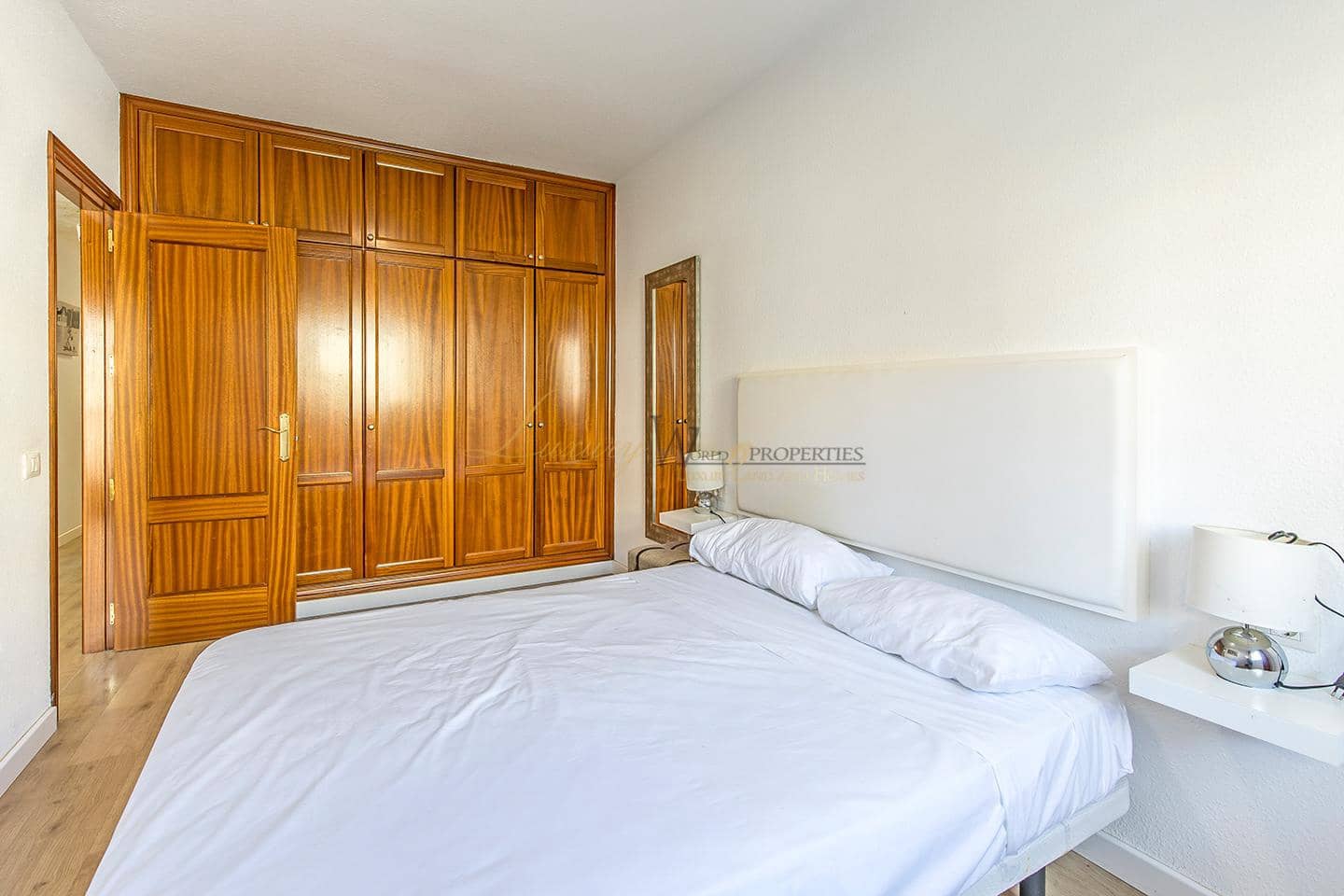 2 bedroom Flat for sale in Palm-Mar with pool garage - € 364,000 (Ref: 9823857)