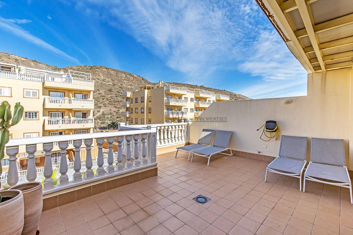 2 bedroom Flat for sale in Palm-Mar with pool garage - € 364,000 (Ref: 9823857)