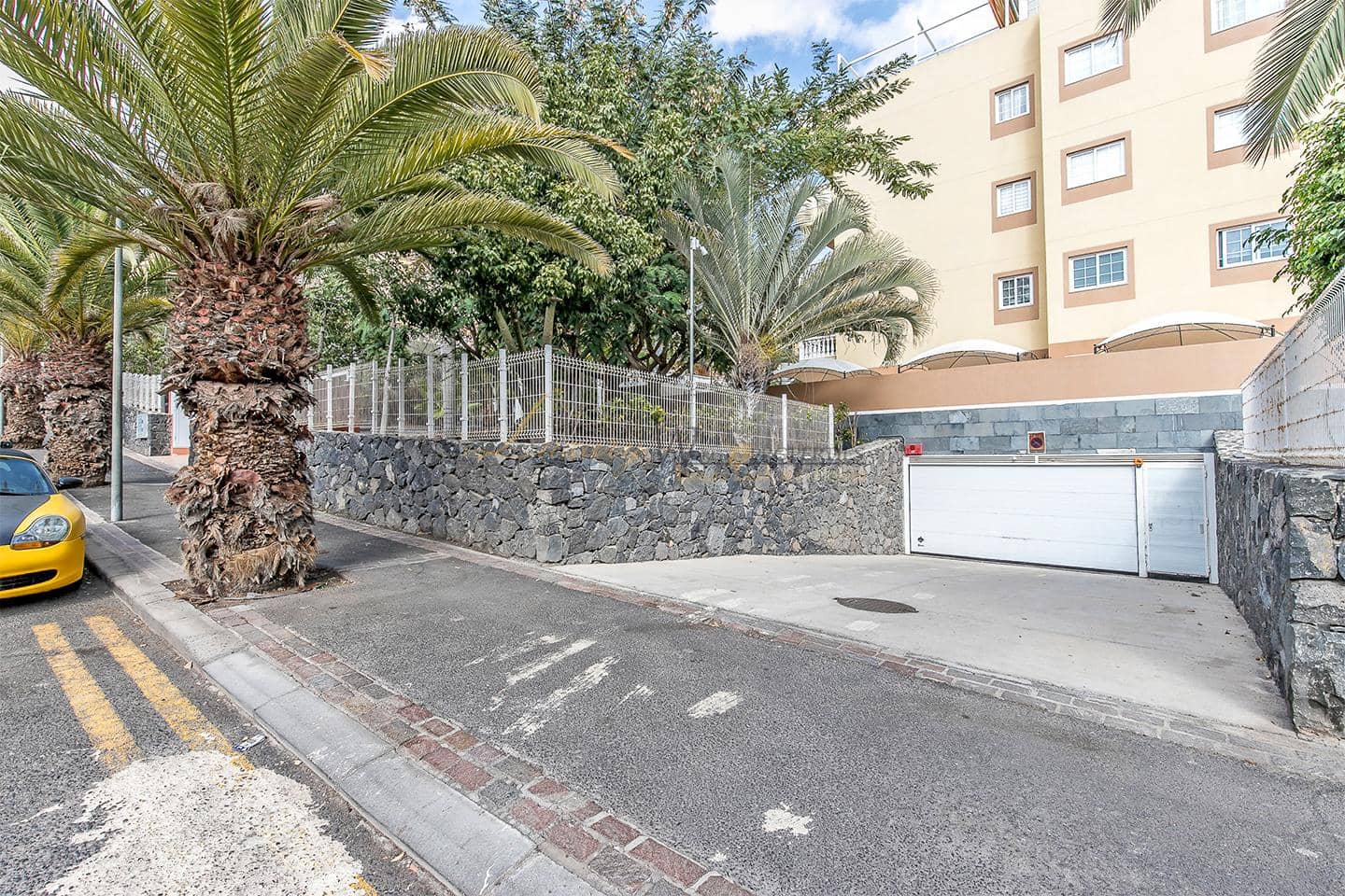 2 bedroom Flat for sale in Palm-Mar with pool garage - € 364,000 (Ref: 9823857)
