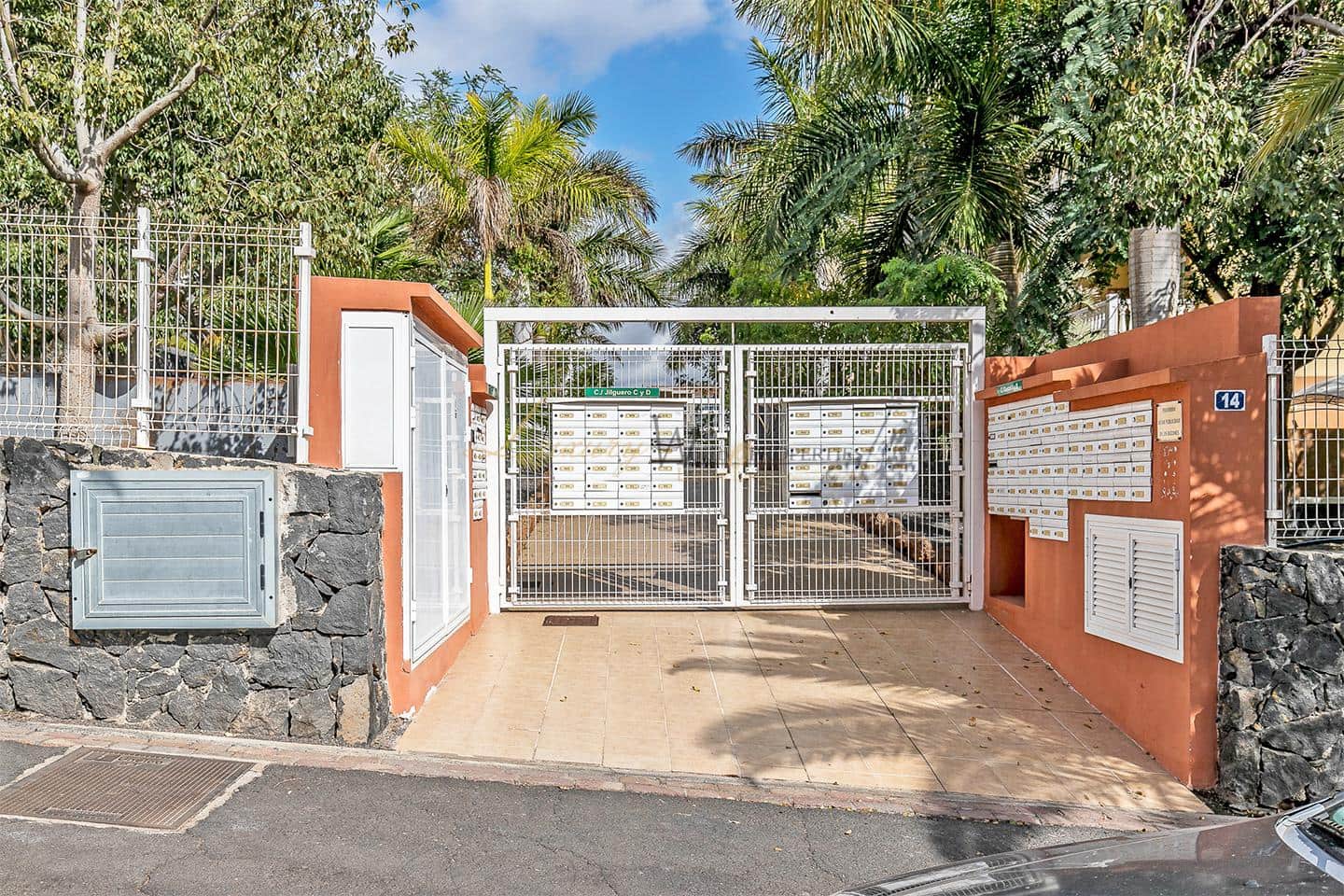2 bedroom Flat for sale in Palm-Mar with pool garage - € 364,000 (Ref: 9823857)