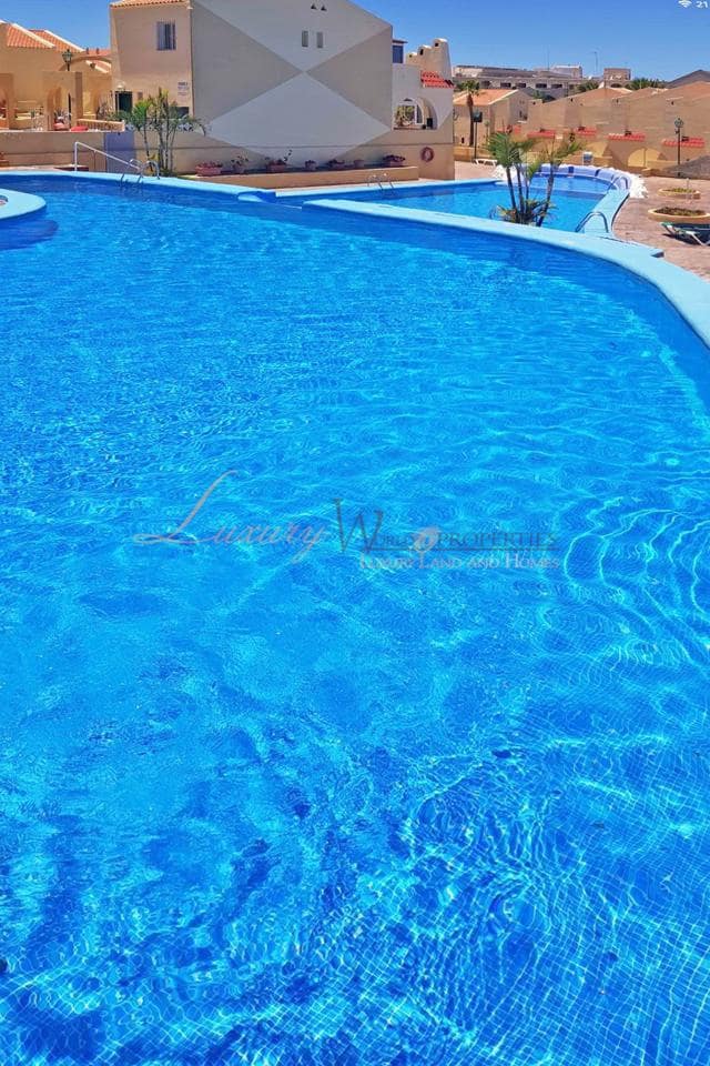 Appartement à vendre à Costa Adeje avec piscine - 252 000 € (Ref: 9833011)