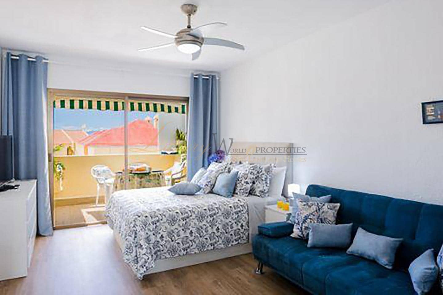 Appartement à vendre à Costa Adeje avec piscine - 252 000 € (Ref: 9833011)