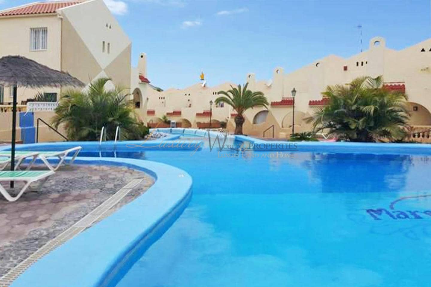 Appartement à vendre à Costa Adeje avec piscine - 252 000 € (Ref: 9833011)