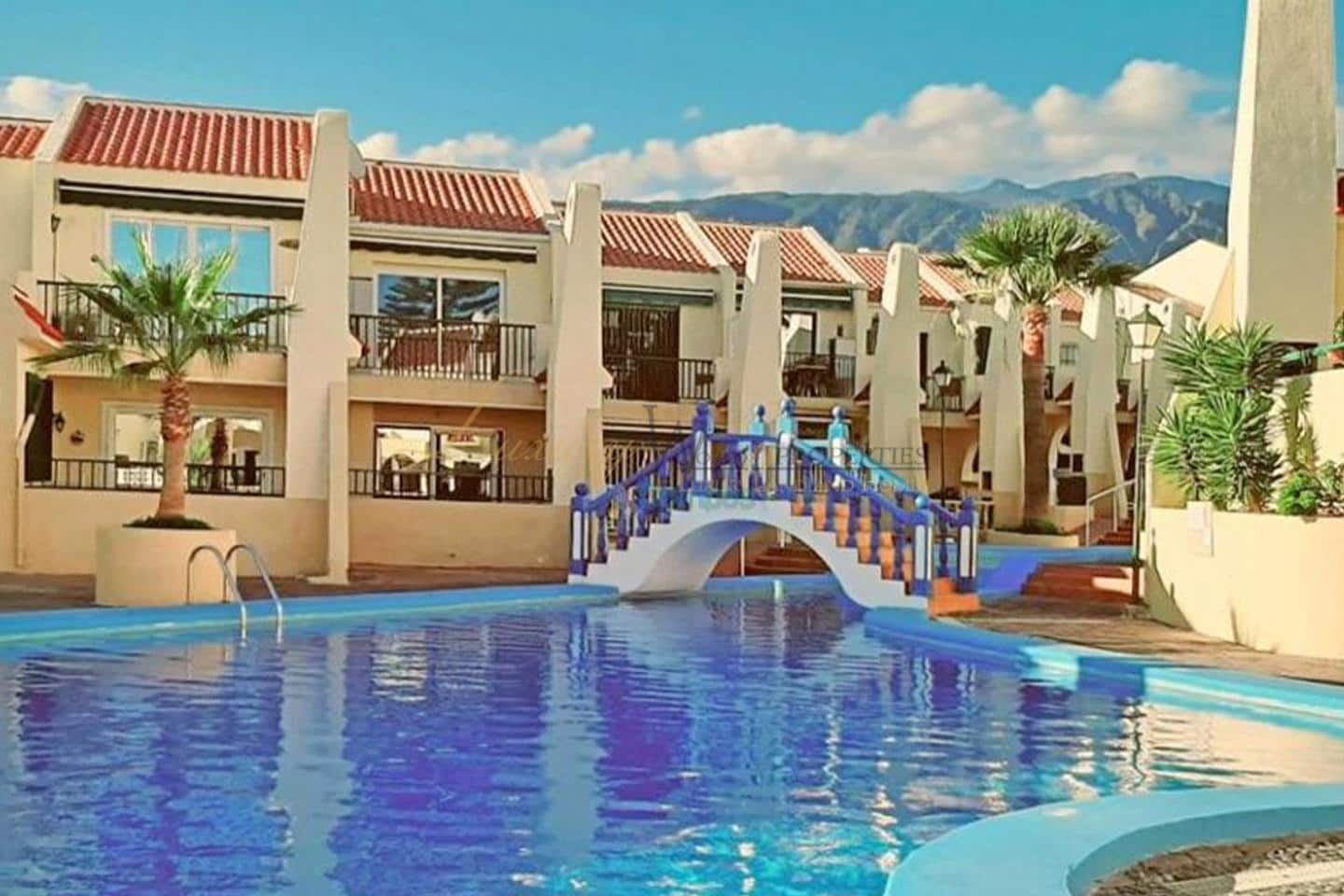 Appartement à vendre à Costa Adeje avec piscine - 252 000 € (Ref: 9833011)