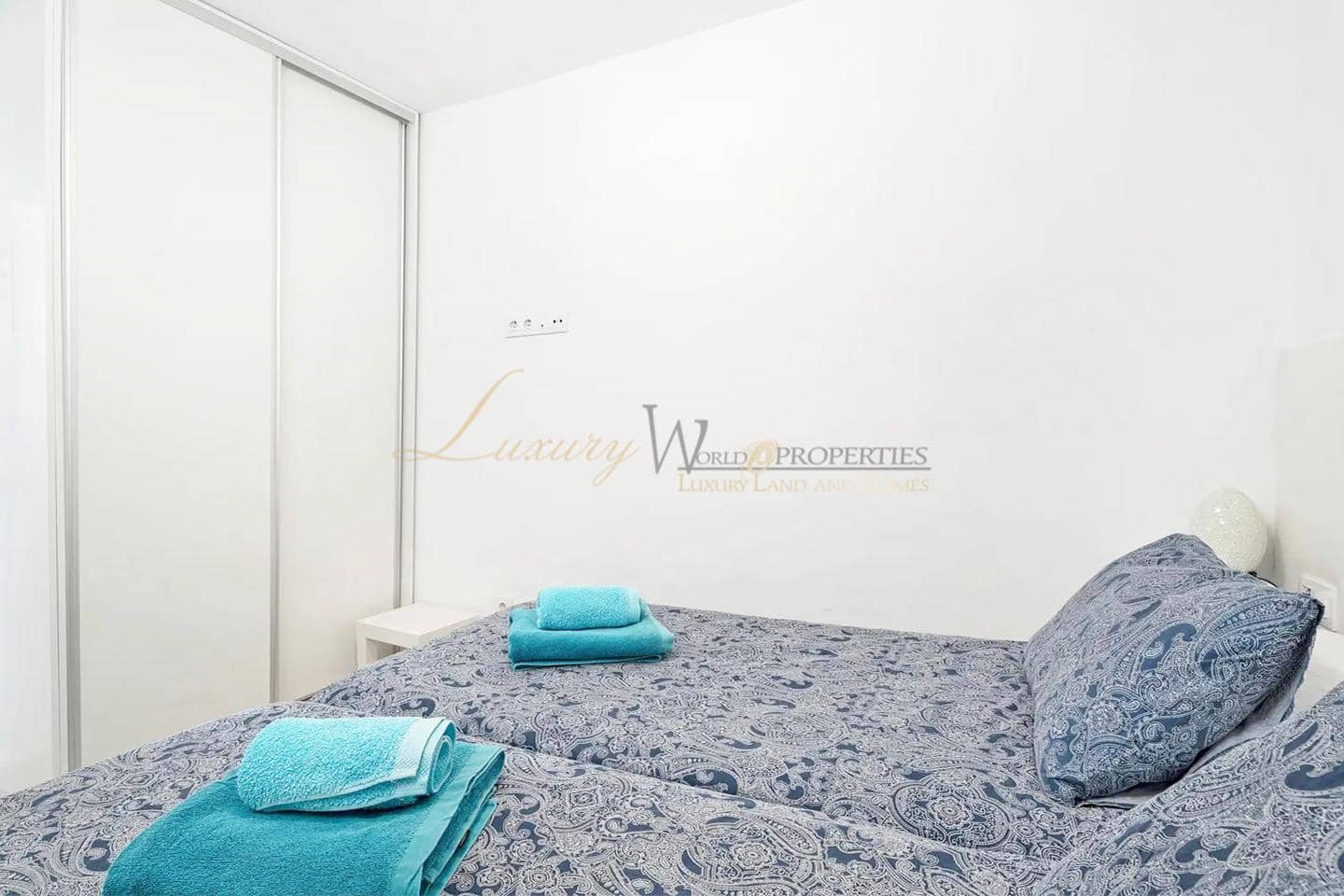 1 bedroom Flat for sale in Costa Adeje with pool - € 338,000 (Ref: 9834542)