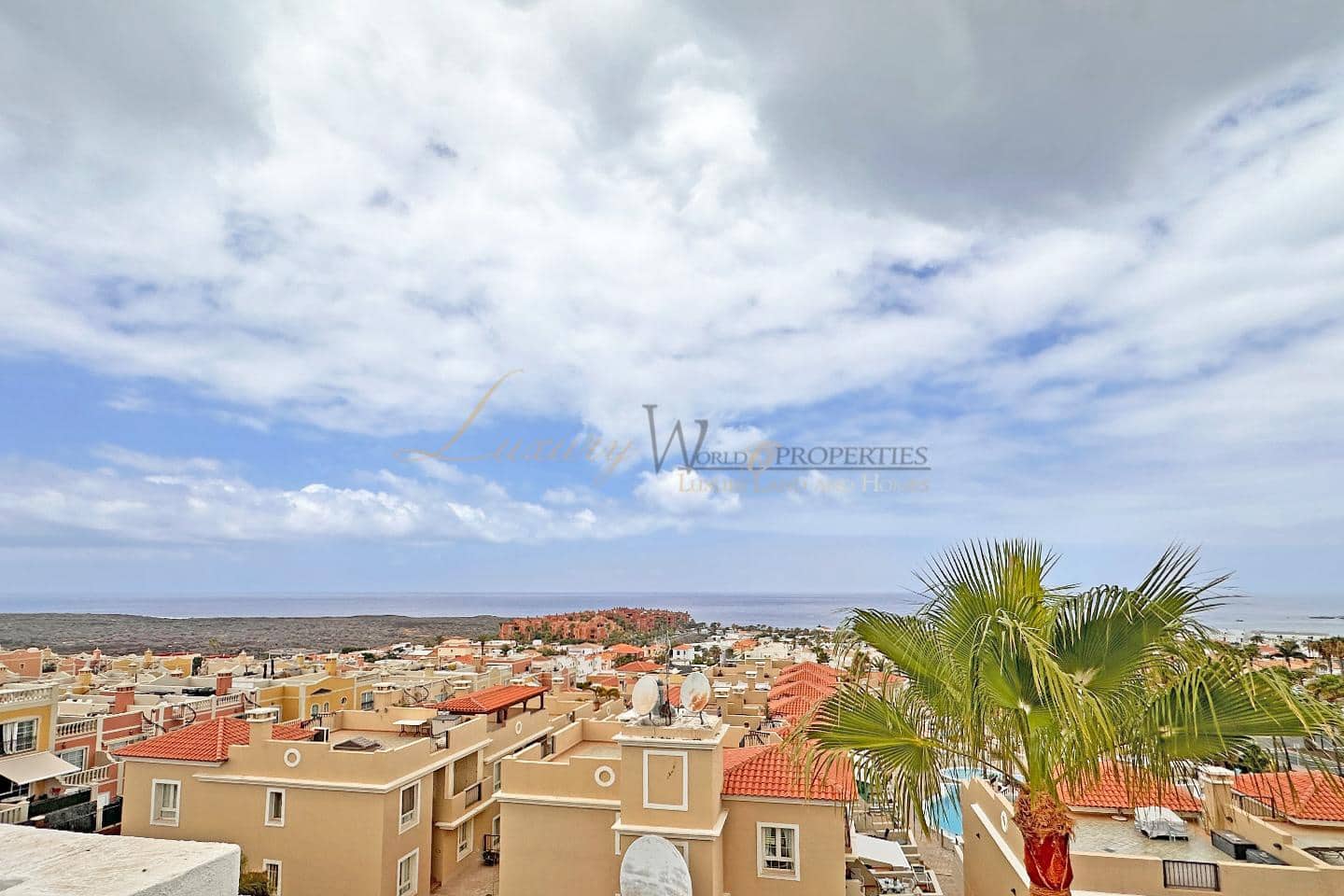1 bedroom Flat for sale in Palm-Mar with pool garage - € 379,000 (Ref: 9834543)