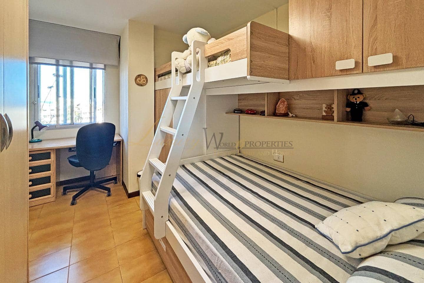 2 soverom Leilighet til salgs i Playa de las Americas med garasje - € 490 000 (Ref: 9838383)