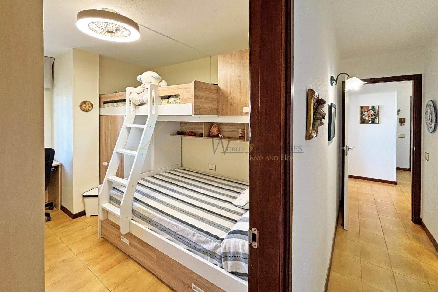 2 soverom Leilighet til salgs i Playa de las Americas med garasje - € 490 000 (Ref: 9838383)