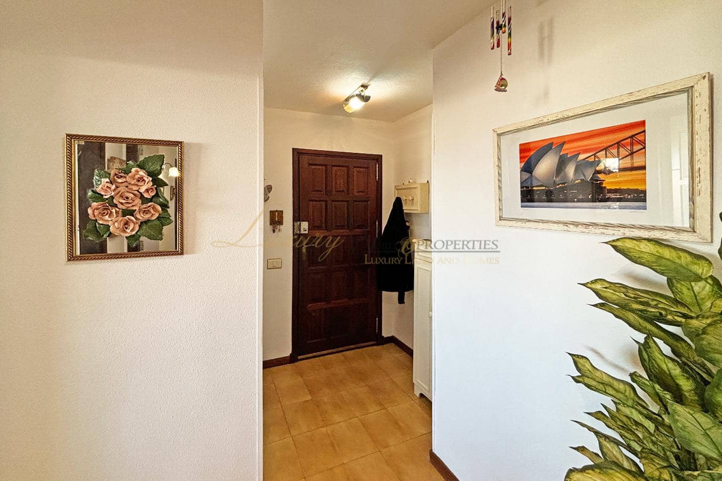 2 soverom Leilighet til salgs i Playa de las Americas med garasje - € 490 000 (Ref: 9838383)