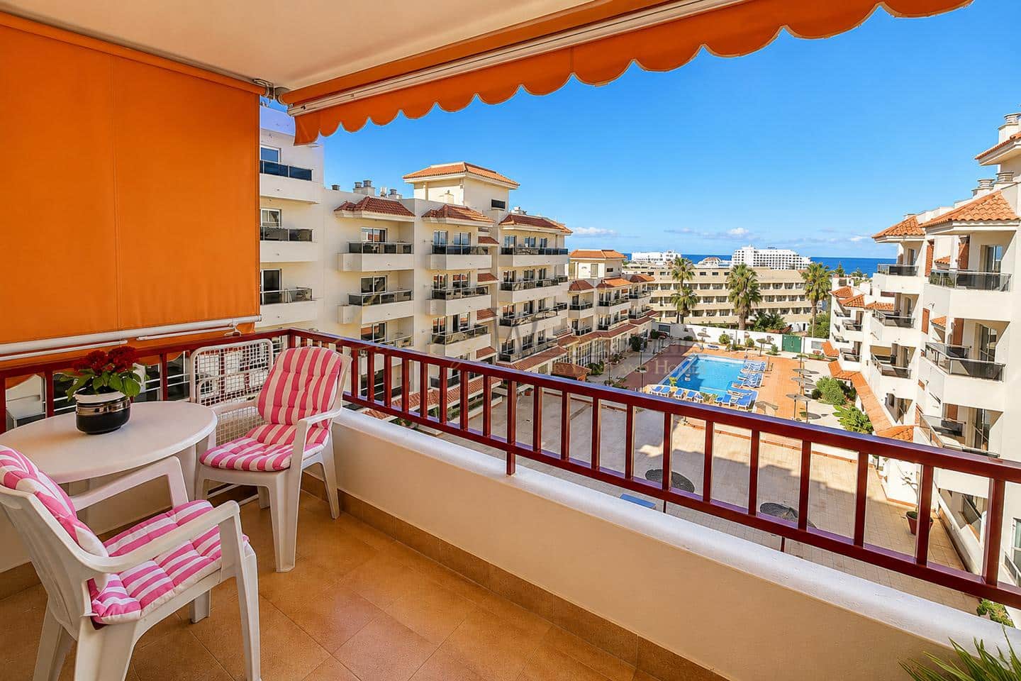 2 soverom Leilighet til salgs i Playa de las Americas med garasje - € 490 000 (Ref: 9838383)