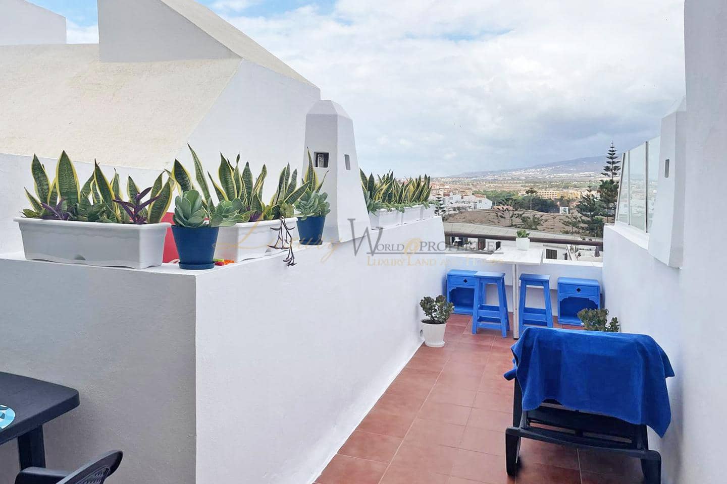 1 soverom Leilighet til salgs i Costa Adeje med svømmebasseng garasje - € 285 000 (Ref: 9838645)