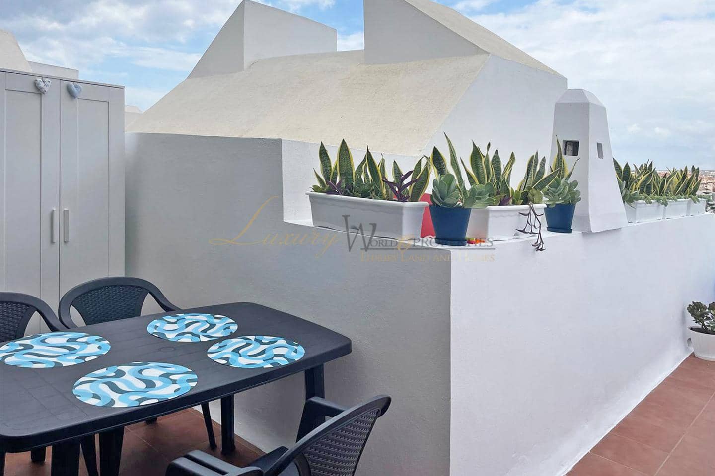 1 soverom Leilighet til salgs i Costa Adeje med svømmebasseng garasje - € 285 000 (Ref: 9838645)